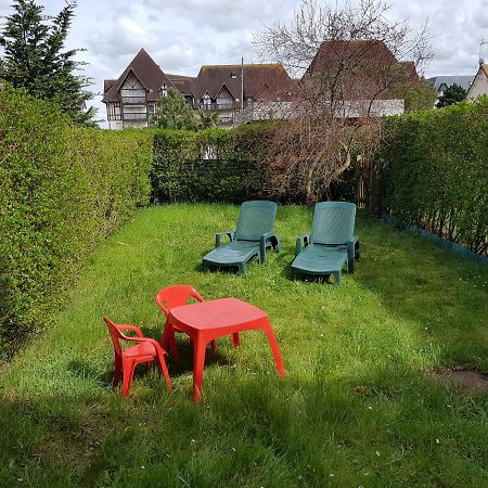 Appartement 2 Pieces Rez-De-Jardin A 2 Pas De La Plage Et De La Thalasso Cabourg Eksteriør bilde