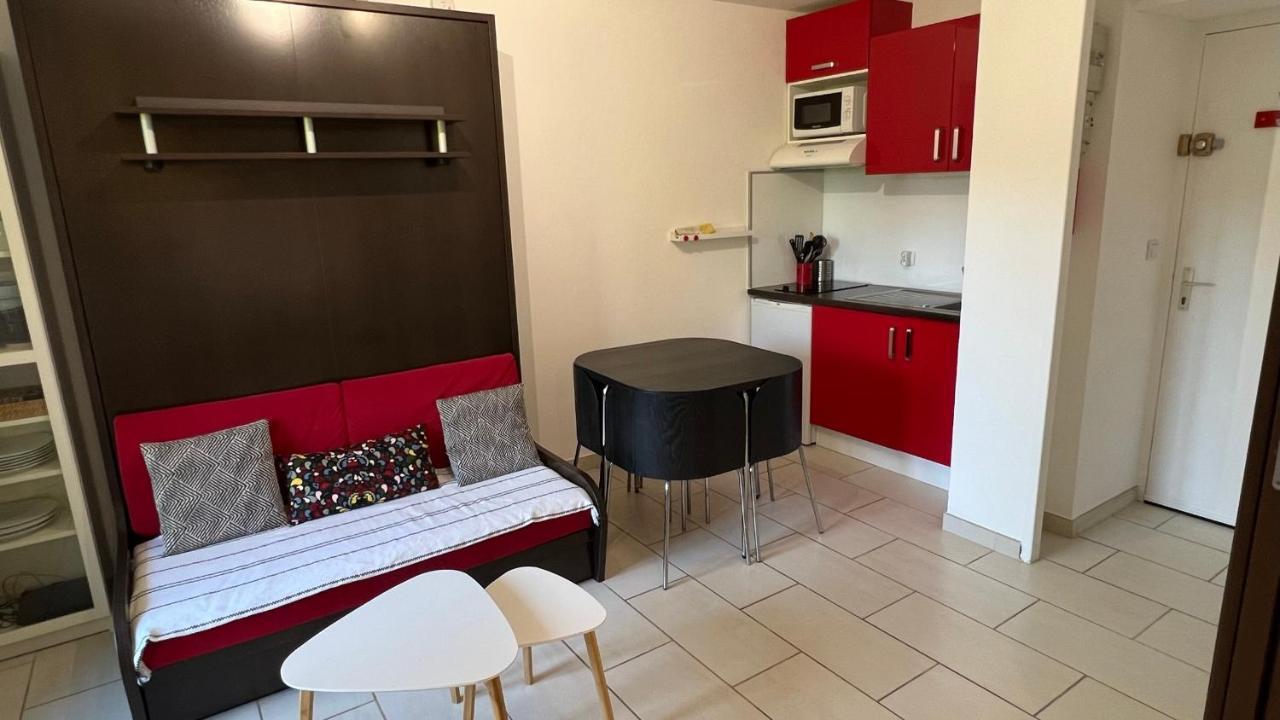 Appartement 2 Pieces Rez-De-Jardin A 2 Pas De La Plage Et De La Thalasso Cabourg Eksteriør bilde