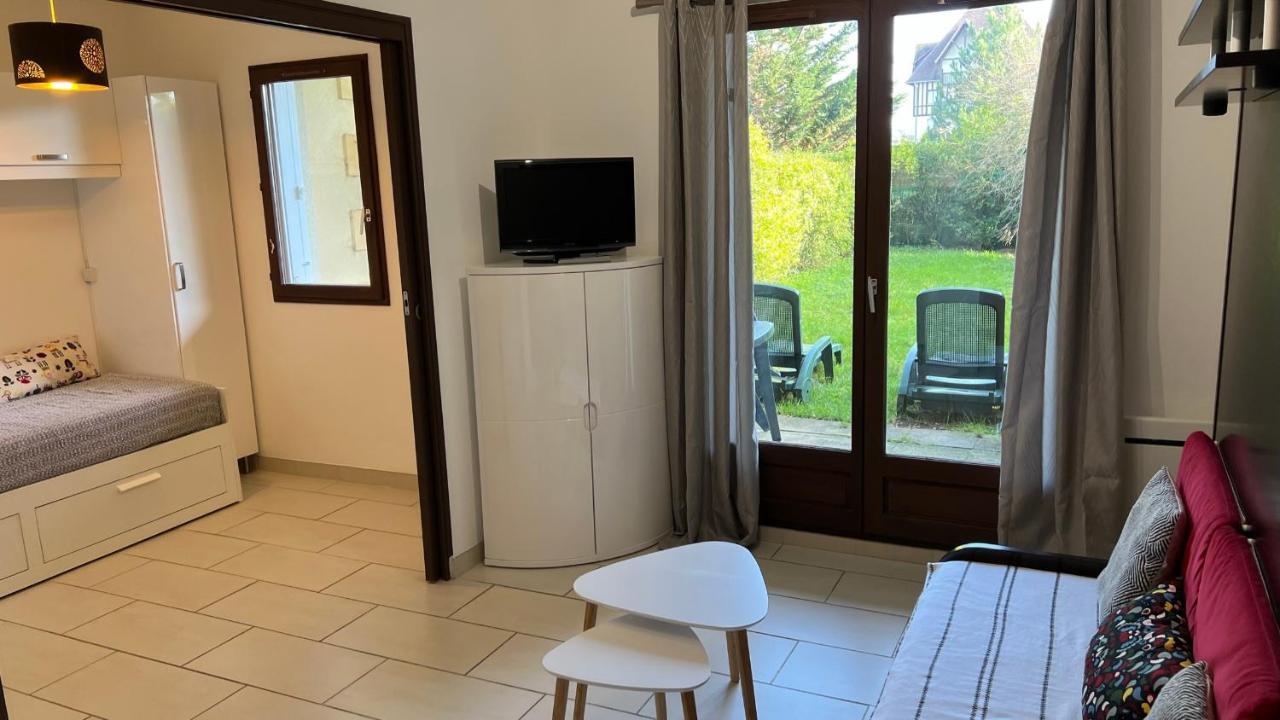 Appartement 2 Pieces Rez-De-Jardin A 2 Pas De La Plage Et De La Thalasso Cabourg Eksteriør bilde