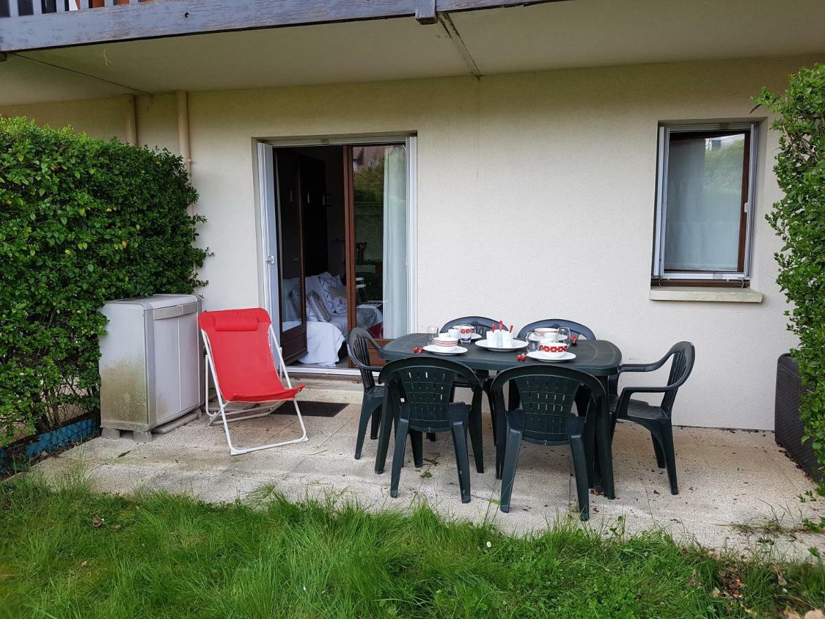 Appartement 2 Pieces Rez-De-Jardin A 2 Pas De La Plage Et De La Thalasso Cabourg Eksteriør bilde